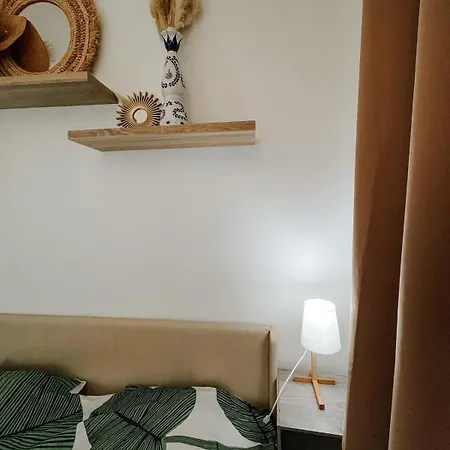 Appartement T2 Calme Avec Parking Gratuit Apartman *